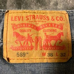 Levi’s Strauss and co blue Jeans. 569 38 X 32.